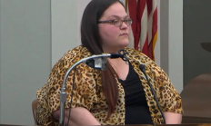 子弹卡在脂肪层 美国女子遇歹徒连中7枪奇迹生还！