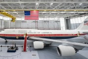 卡塔尔送的！特朗普喜提新“空军一号”波音747-8