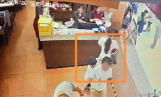 4岁男童被指摸臀女子账号已禁止关注：网友扒出多条与人争执视频