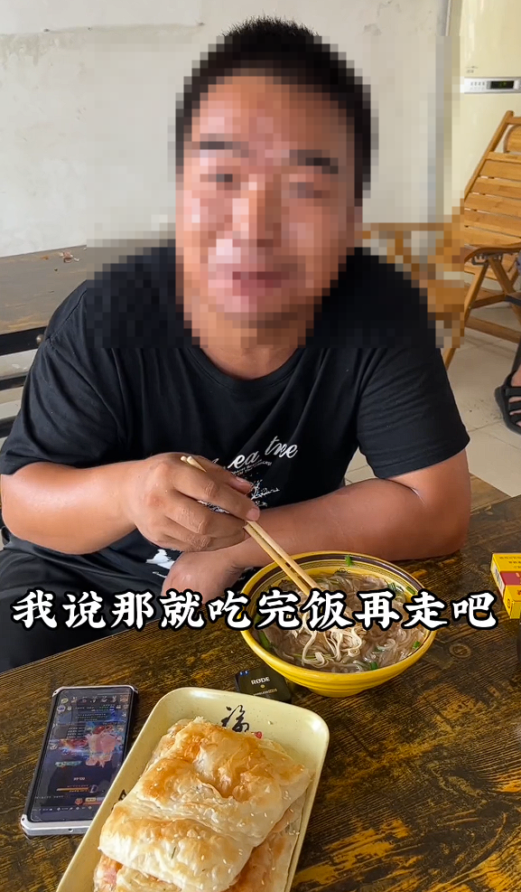 车主吐槽远看加油站走近发现是饭店：误导了非常多的人