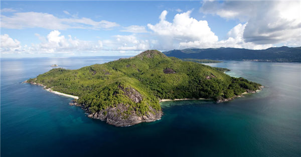 1962年 一位英国男子辞掉工作后花8000英镑买了个岛