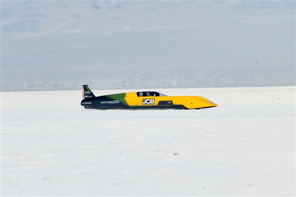 653km/h人飞魂追!氢动力车陆地速度纪录被刷新