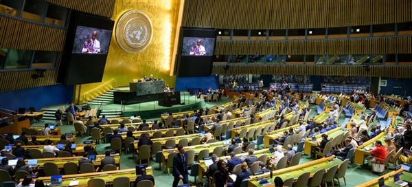 美国反对无效！用了400多年的世界地图画法突然被联合国换了